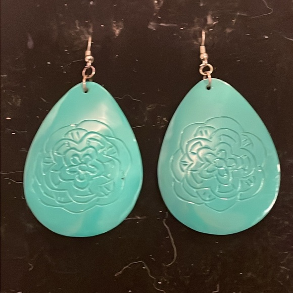 3” turquoise color year drop shaped floral diamond etch pattern dangle earrings - Picture 2 of 10
